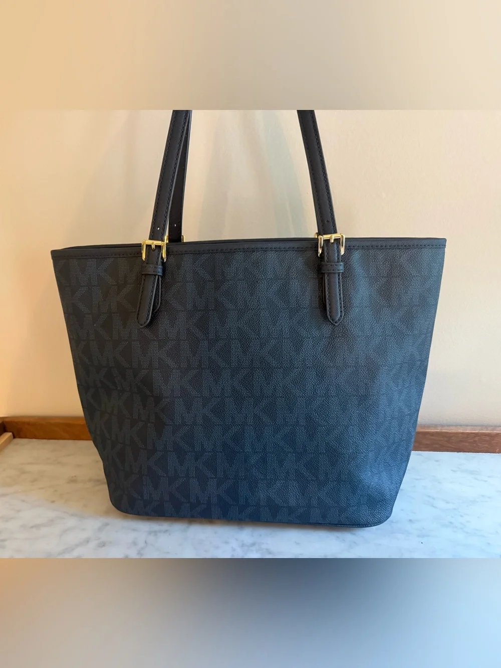 Michael Kors Jet Set Snap Pocket Tote